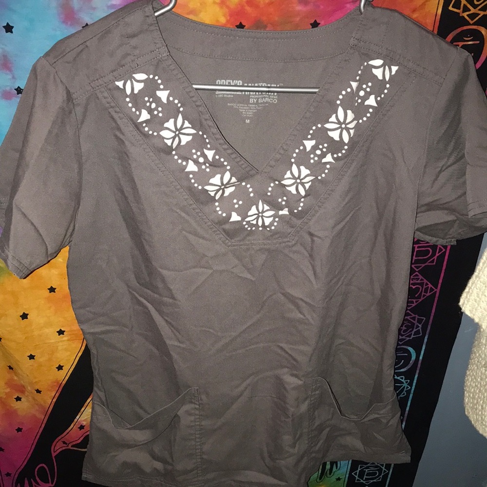 Cute Grey’s Anatomy scrub. Never worn!